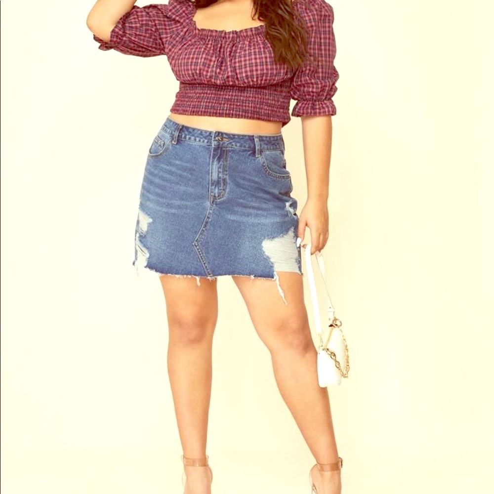 Plus raw hem ripped denim skirt